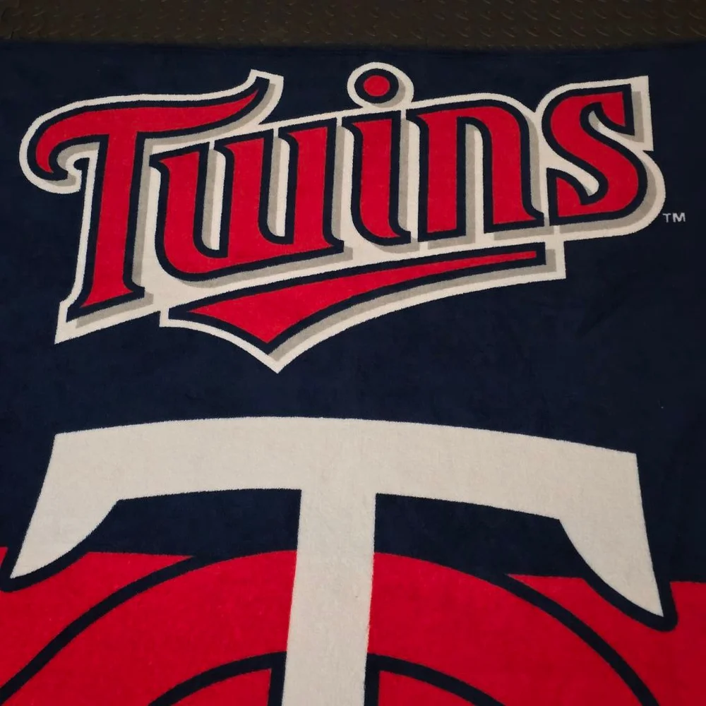 Fanatics Twin Minnesota Twins MLB Fleece Blanket Blue Red 50x60